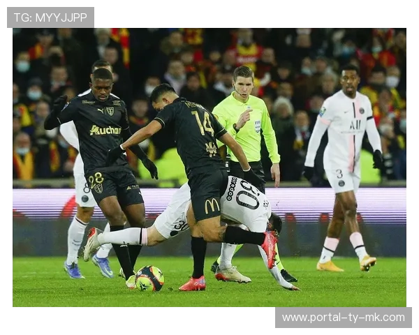 积分榜：朗斯34分领跑，巴黎1分之差紧追